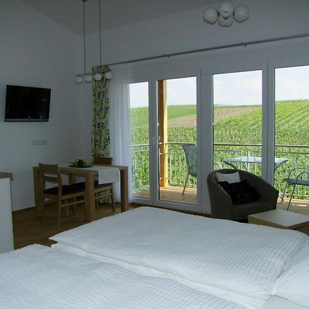 Winzerhof Schmid Appartement Schwaigern Buitenkant foto